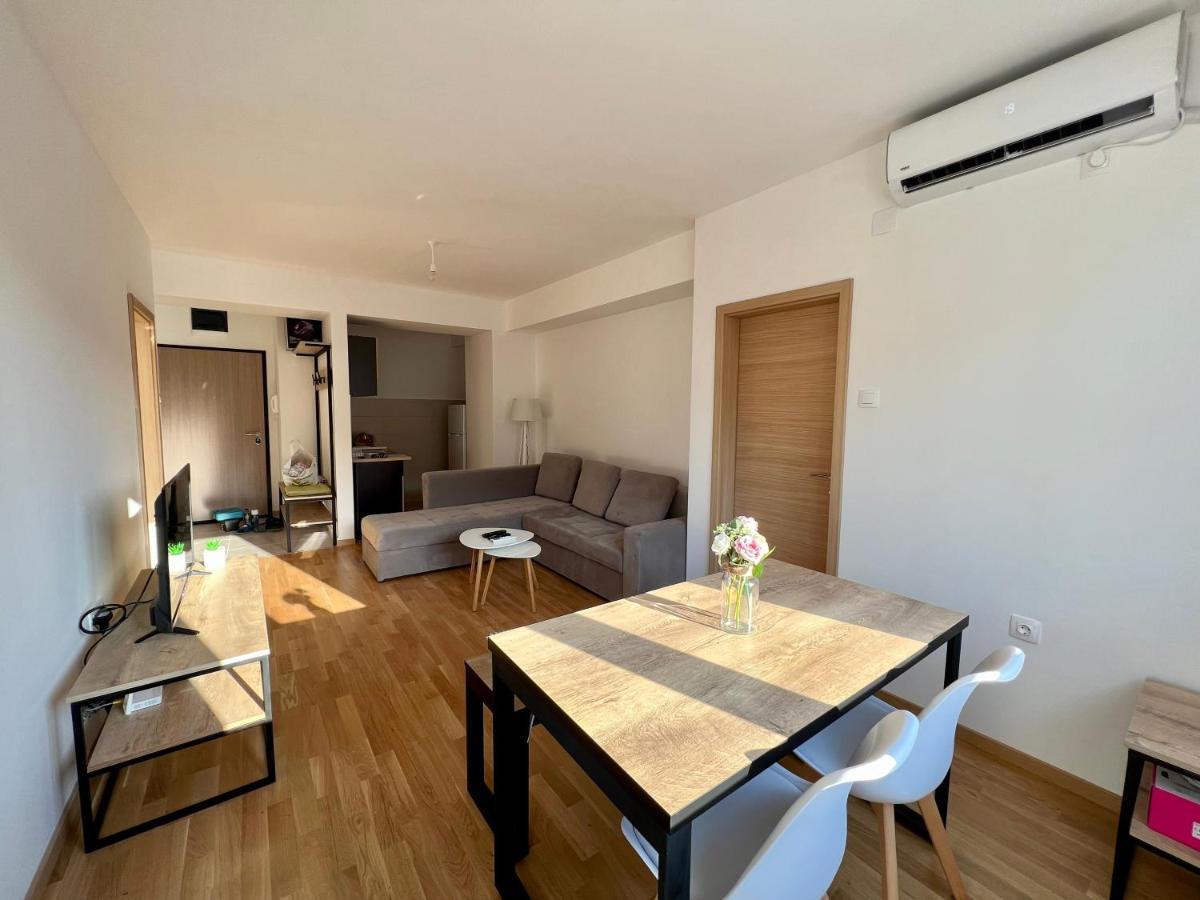 Sara'S Apartment Cozy And Close To Center With Private Parking Σκόπια Εξωτερικό φωτογραφία