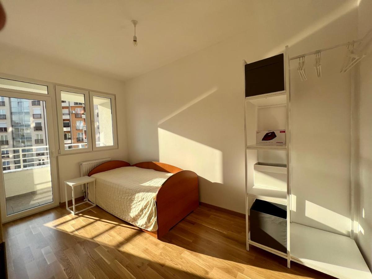 Sara'S Apartment Cozy And Close To Center With Private Parking Σκόπια Εξωτερικό φωτογραφία