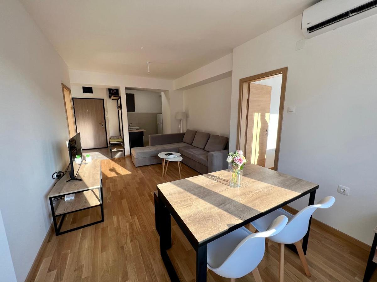 Sara'S Apartment Cozy And Close To Center With Private Parking Σκόπια Εξωτερικό φωτογραφία