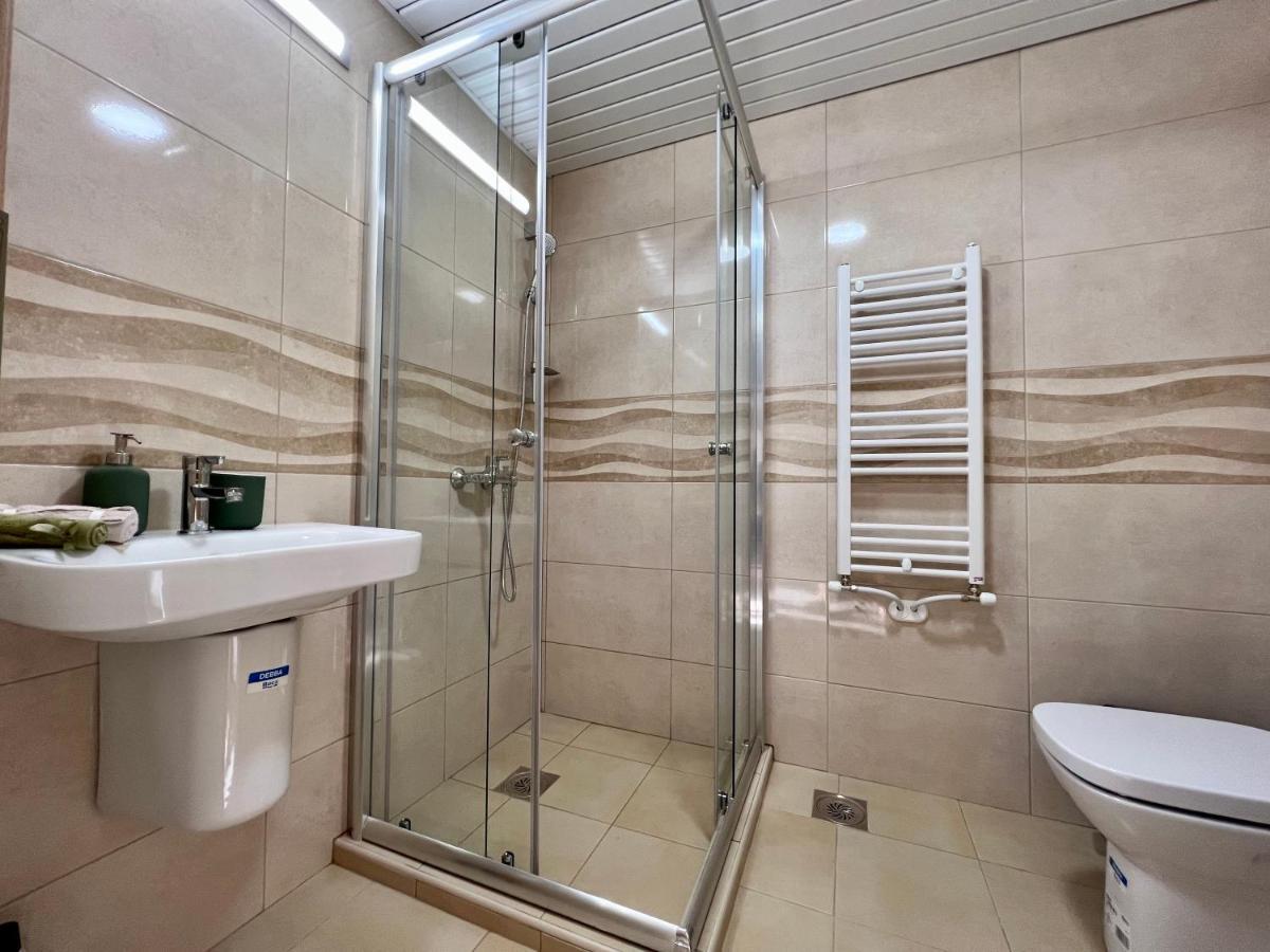 Sara'S Apartment Cozy And Close To Center With Private Parking Σκόπια Εξωτερικό φωτογραφία