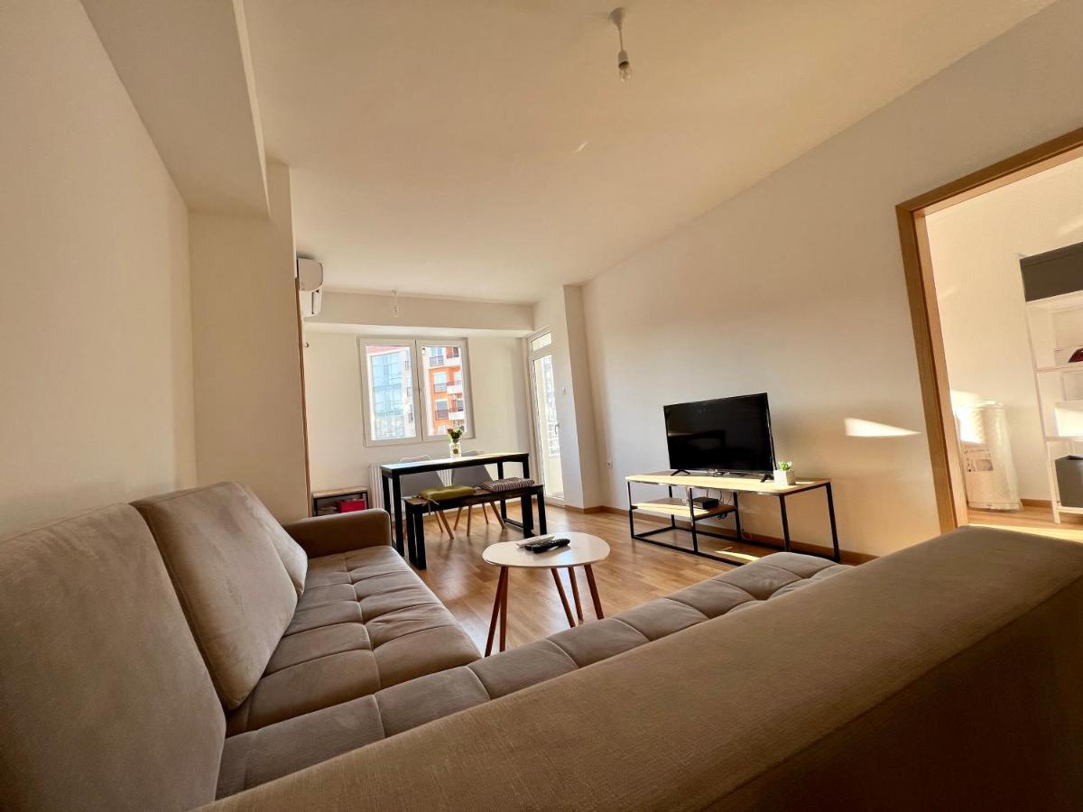 Sara'S Apartment Cozy And Close To Center With Private Parking Σκόπια Εξωτερικό φωτογραφία