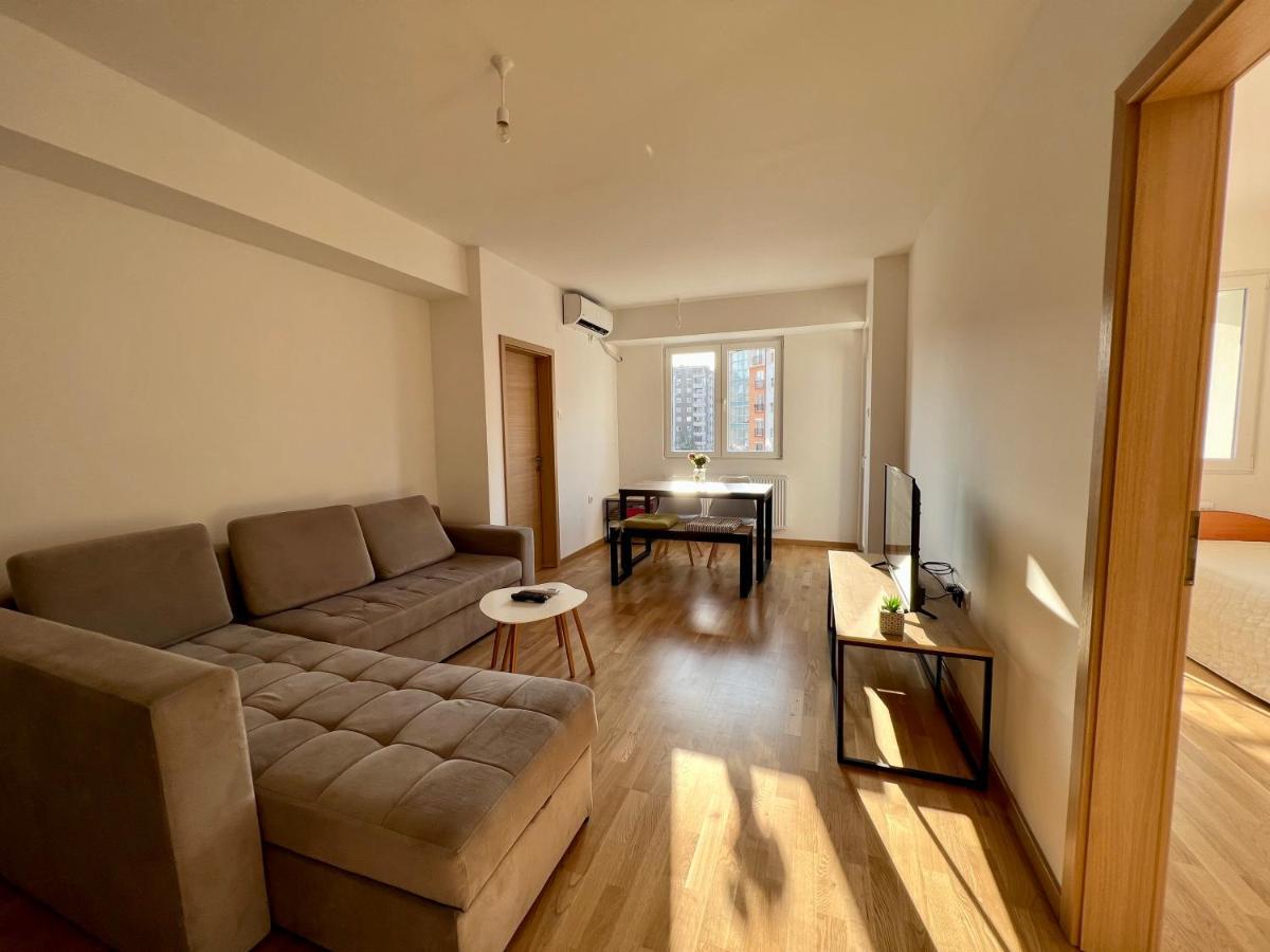 Sara'S Apartment Cozy And Close To Center With Private Parking Σκόπια Εξωτερικό φωτογραφία